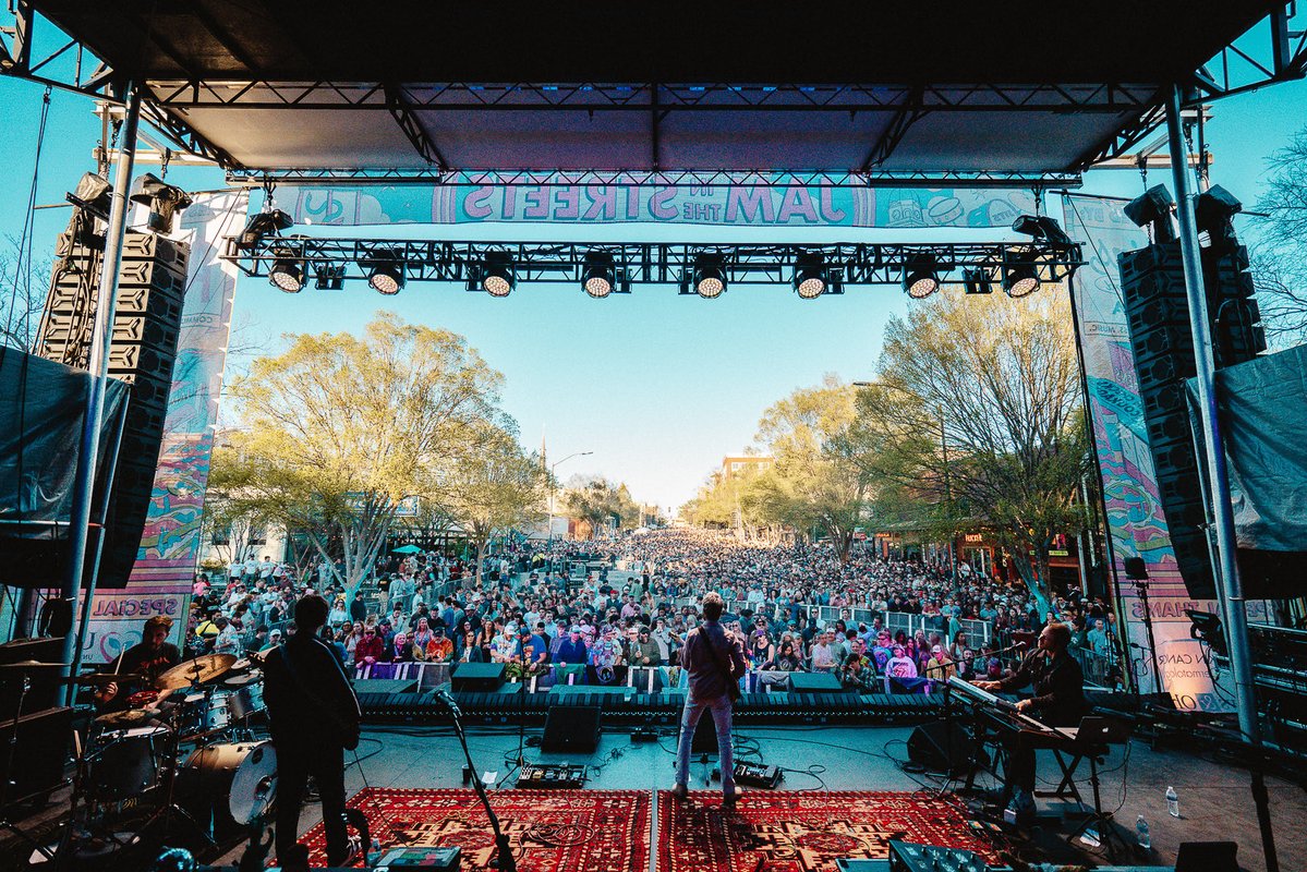 Moon Taxi tweet media