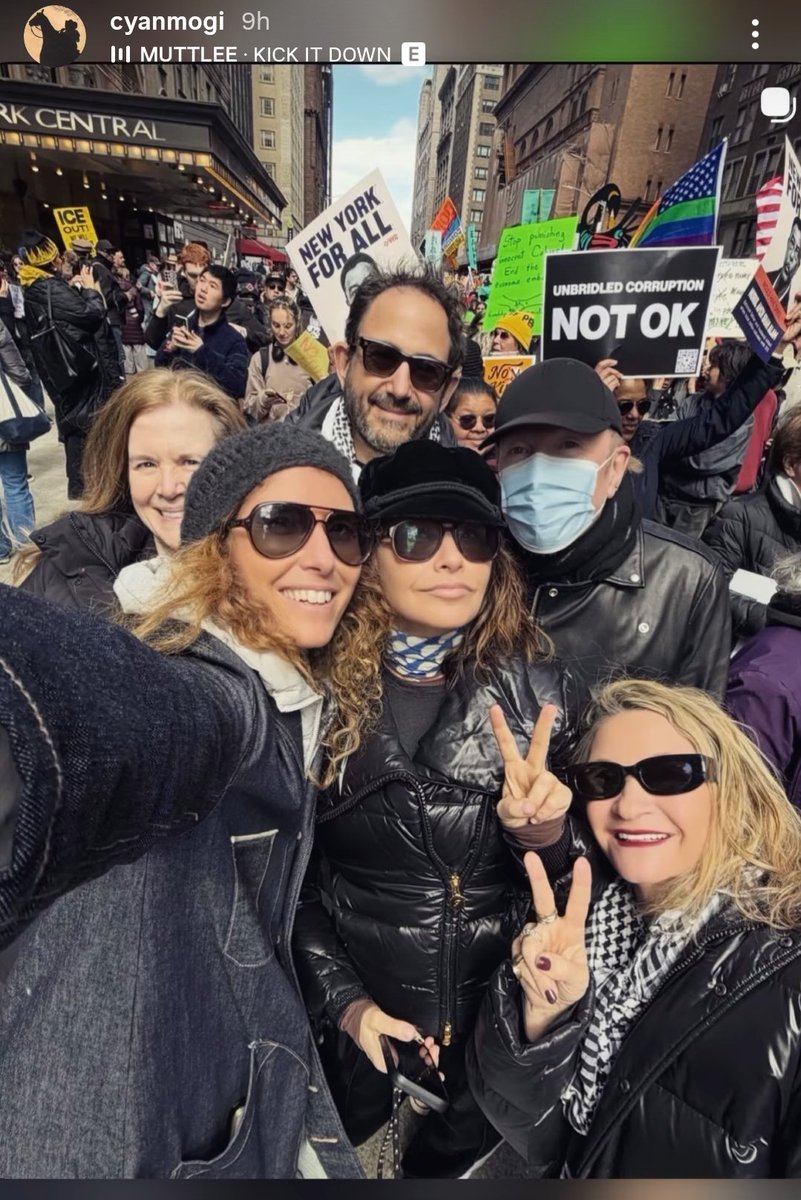 U2 Chile tweet media