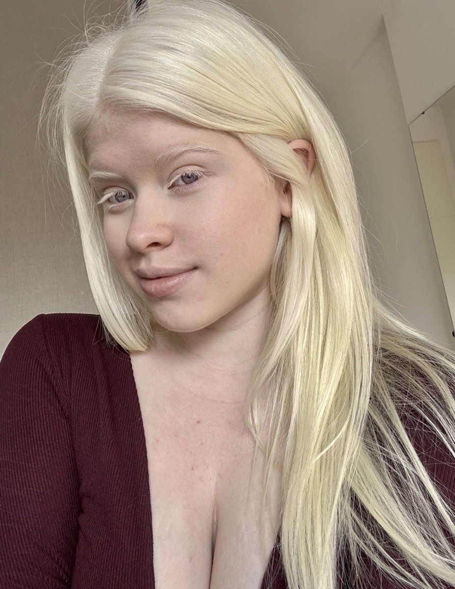 snwbeela tweet media