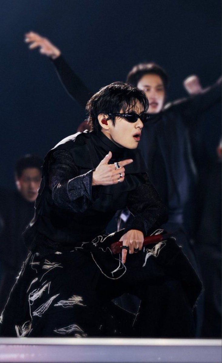 📷 closed tweet media