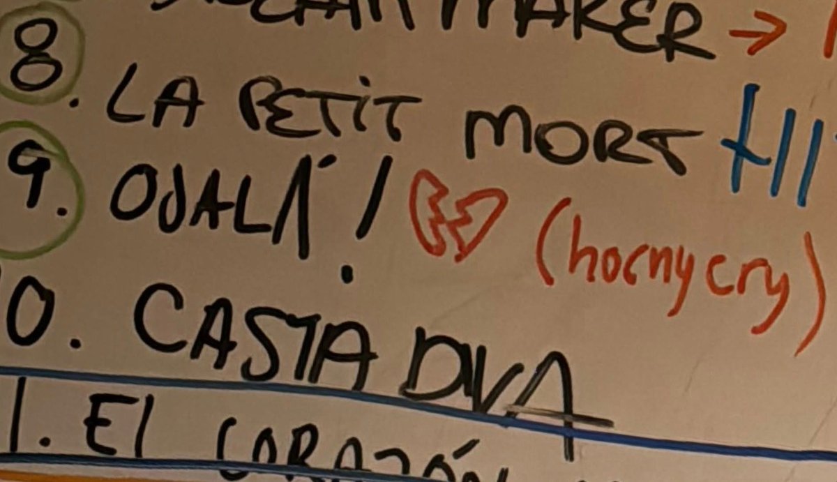 eva ☁️ tweet media