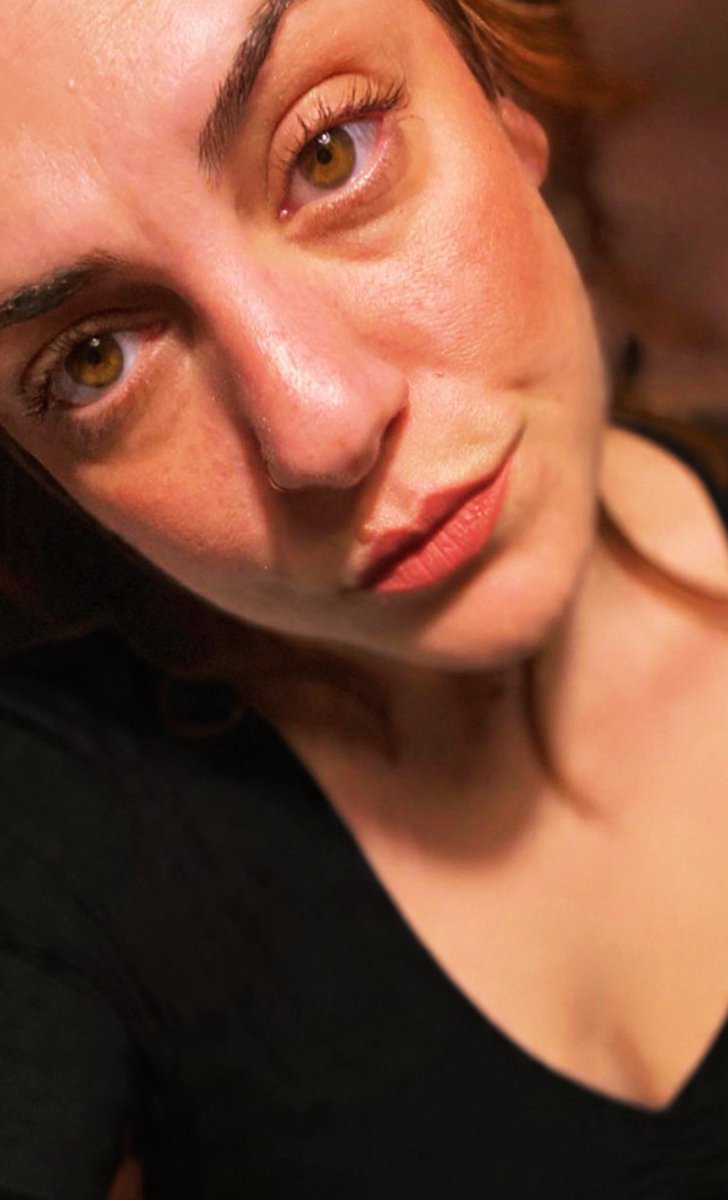 Eleni ® tweet media