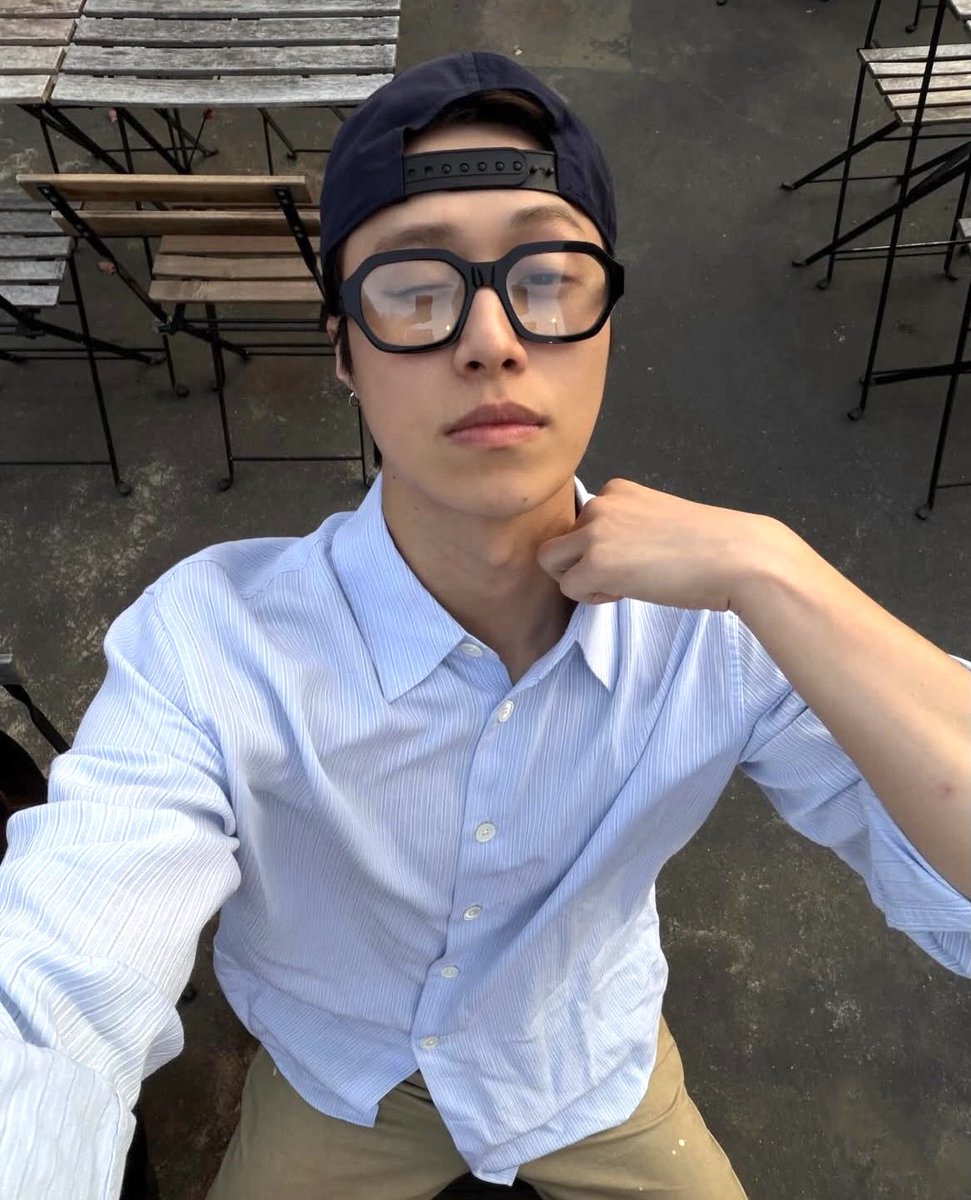 sangrosos's tweet image. good morning ˙𐃷˙  me? out on a sunday? #crazy if you see me look away, i just need air that is not in my house, hopefully everyone is having a lovely sunday, take care