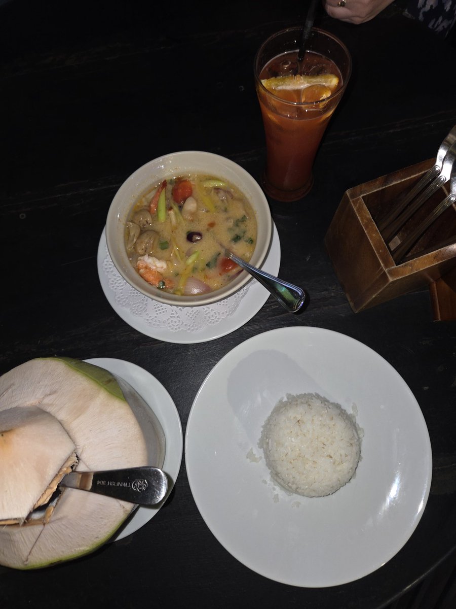 LynNguyen366624's tweet photo. Eating out at midnight in Bangkok!
#BillyBabe #babiibabe #bbil1ypn #star1ight #model #mspageant #petiteusa
@Katiee1973 https://t.co/v3wuig7ieP