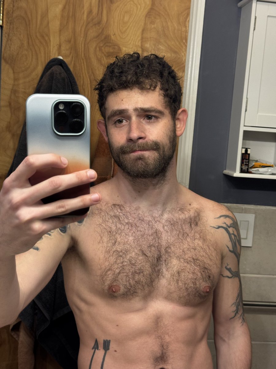 sitting down enjoyer tweet media