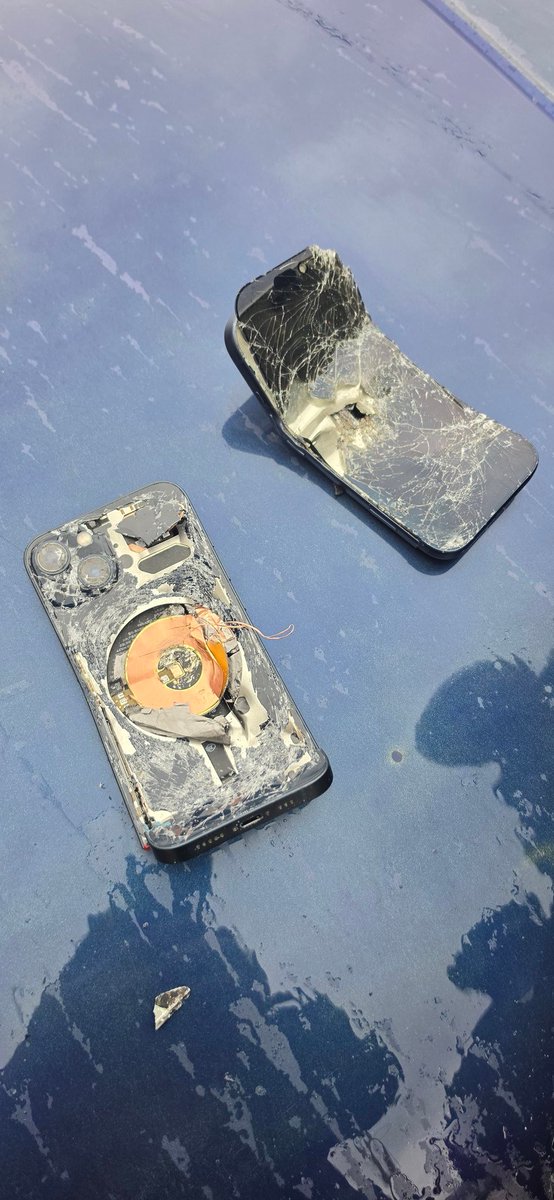 CharlieWafflees's tweet photo. Policija u Bajinoj Bašti našla i vratila otete mobilne telefone aktivista Zbora Stari grad.
@zborstarigrad https://t.co/2kGsAC90cP
