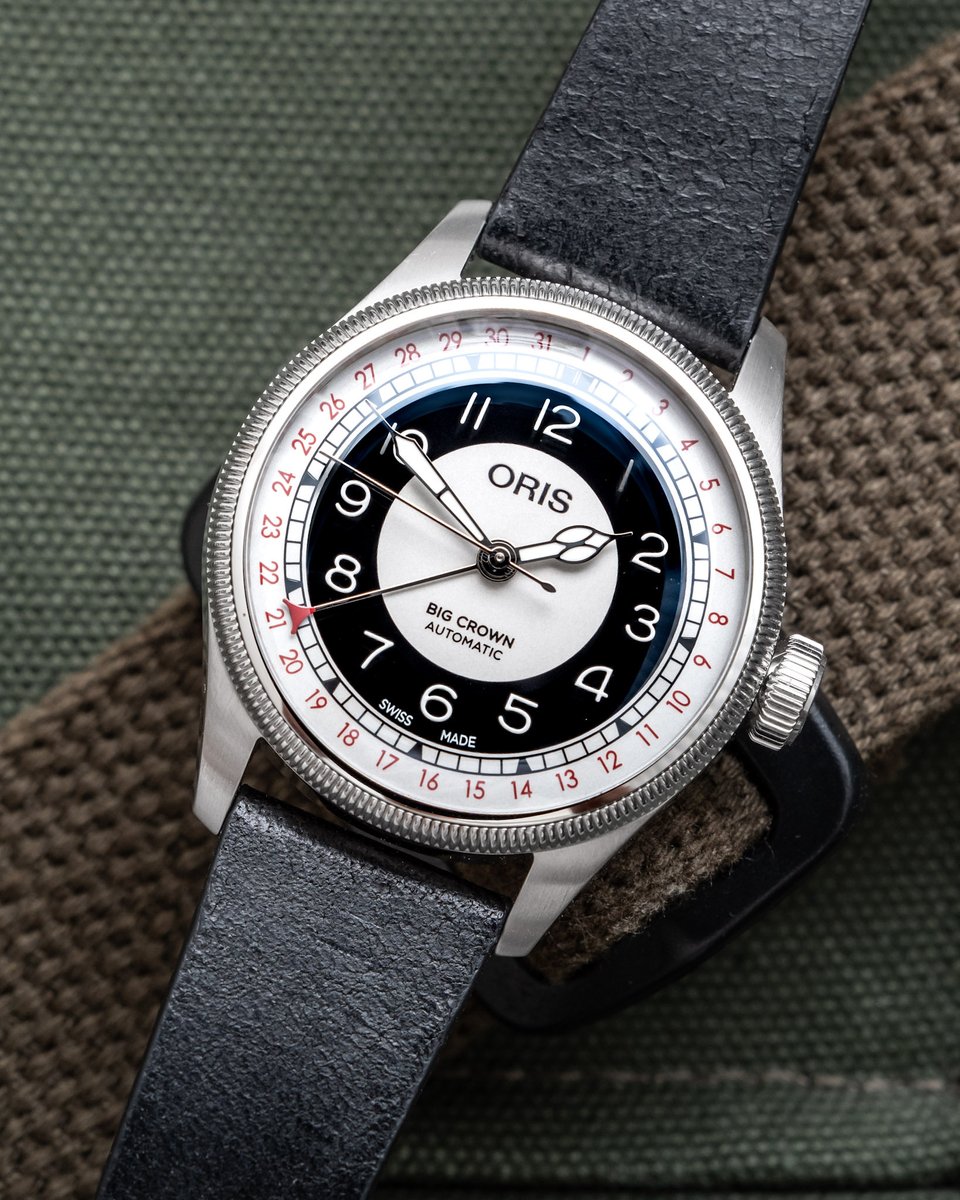 baldassarreted's tweet photo. Oris brings back one of its more distinctive dial designs with the Big Crown Pointer Date “Bullseye,” reviving the black-and-cream sector layout not seen since the late 1990s. Drawing from the brand’s early history, the design leans into its vintage influences while remaining balanced and highly legible.

FULL REVIEW: https://t.co/96GZAItPMw

The 38mm case is right in step with the larger Pointer Date collection, along with the signature oversized crown and pointer date functionality of its namesake. Additionally, this watch is powered by the Oris 754-1 automatic caliber with a 41-hour power reserve. 

What’s your take on this Bullseye revival?