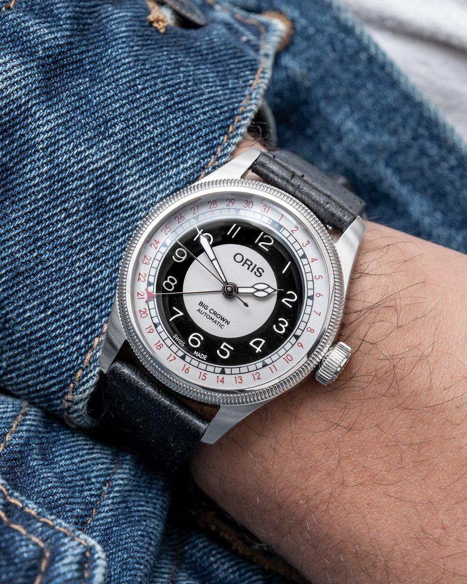 baldassarreted's tweet photo. Oris brings back one of its more distinctive dial designs with the Big Crown Pointer Date “Bullseye,” reviving the black-and-cream sector layout not seen since the late 1990s. Drawing from the brand’s early history, the design leans into its vintage influences while remaining balanced and highly legible.

FULL REVIEW: https://t.co/96GZAItPMw

The 38mm case is right in step with the larger Pointer Date collection, along with the signature oversized crown and pointer date functionality of its namesake. Additionally, this watch is powered by the Oris 754-1 automatic caliber with a 41-hour power reserve. 

What’s your take on this Bullseye revival?