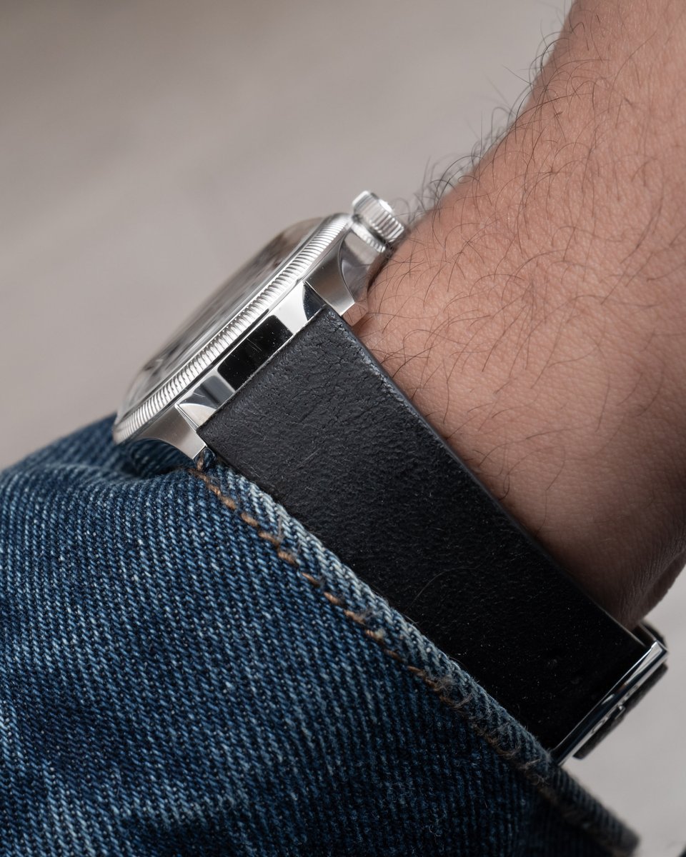 baldassarreted's tweet photo. Oris brings back one of its more distinctive dial designs with the Big Crown Pointer Date “Bullseye,” reviving the black-and-cream sector layout not seen since the late 1990s. Drawing from the brand’s early history, the design leans into its vintage influences while remaining balanced and highly legible.

FULL REVIEW: https://t.co/96GZAItPMw

The 38mm case is right in step with the larger Pointer Date collection, along with the signature oversized crown and pointer date functionality of its namesake. Additionally, this watch is powered by the Oris 754-1 automatic caliber with a 41-hour power reserve. 

What’s your take on this Bullseye revival?