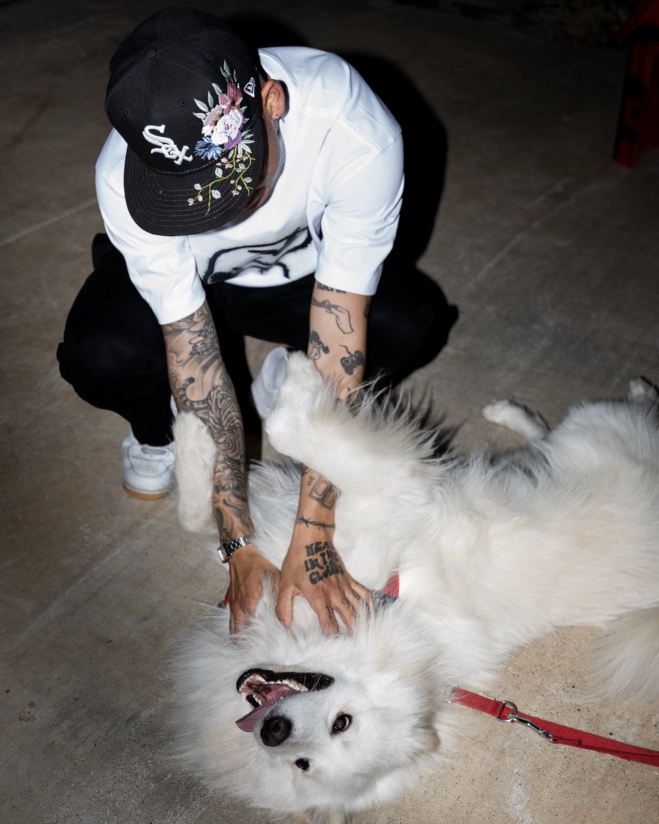 Pomi240's tweet photo. For all my dogs.

50 Tees.
50 Exclusive Prints.
1/1 Jacket collab with revive shop 
25 Custom Keychains.

Dropping Tuesday, April 7th. https://t.co/sJWShgxtYC