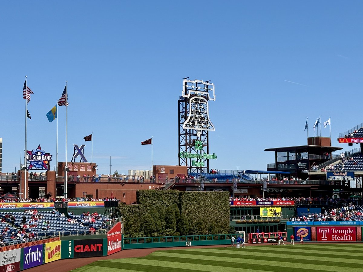 2008Philz's tweet photo. In my happy place #RingTheBell https://t.co/PwQstxDhd9