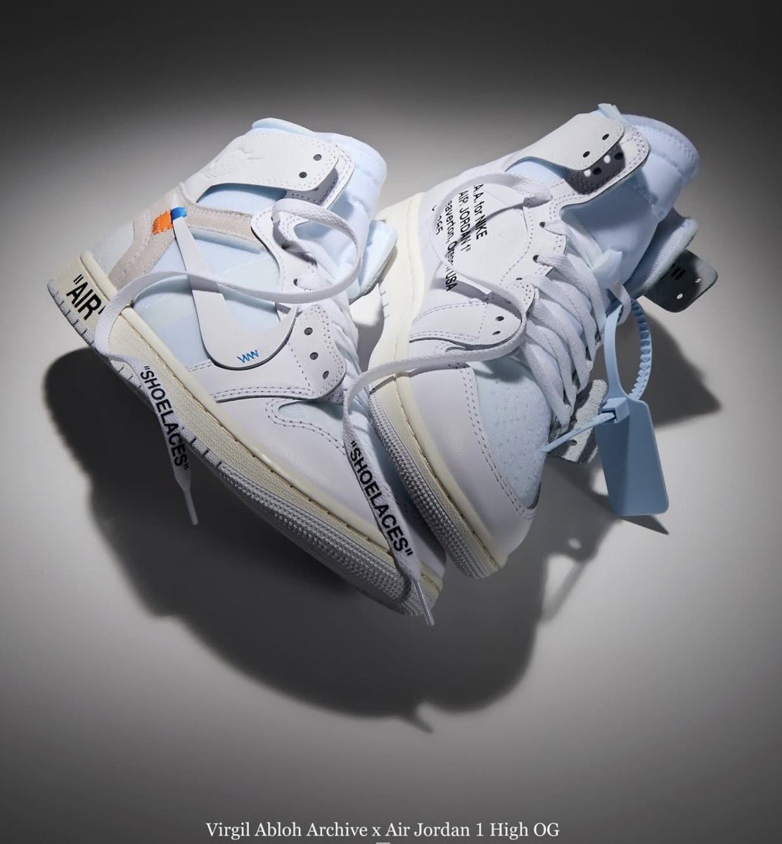 SNKR_TWITR tweet media