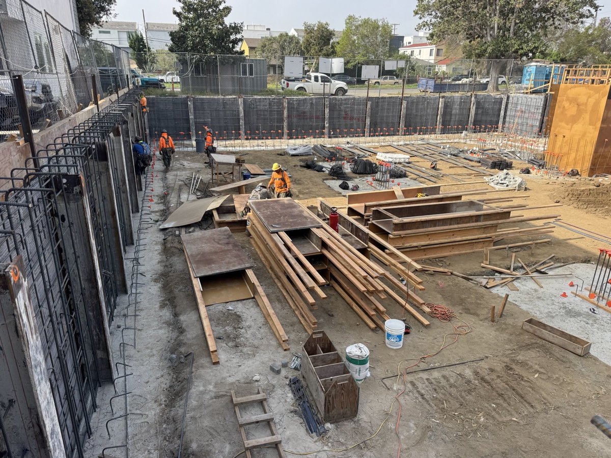 Daniel Pourbaba tweet media