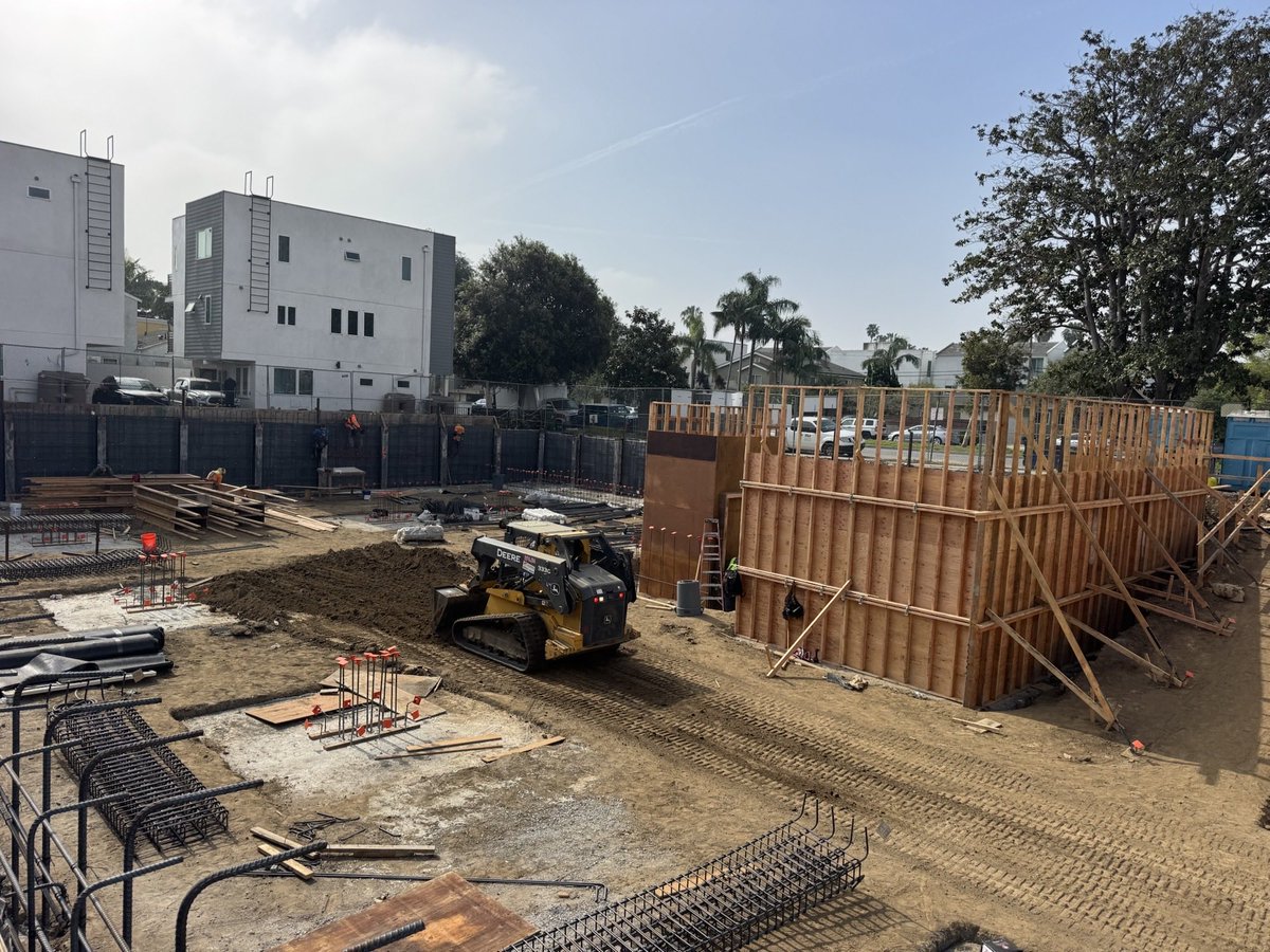 Daniel Pourbaba tweet media