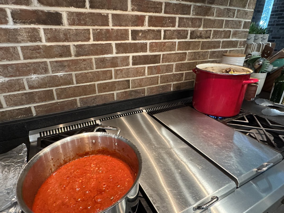 Gothalion tweet media