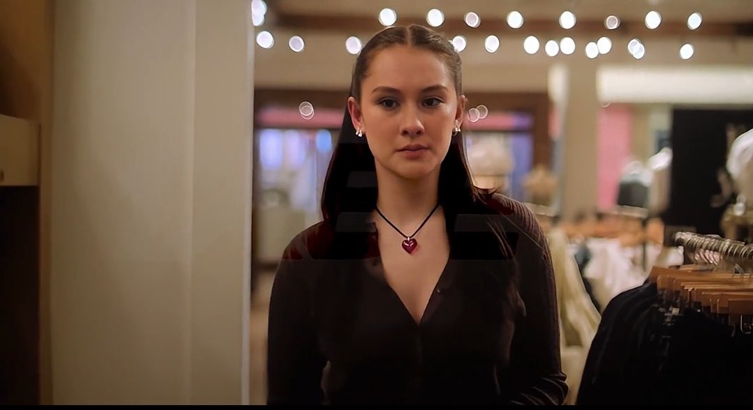 lolasupremacyy tweet media