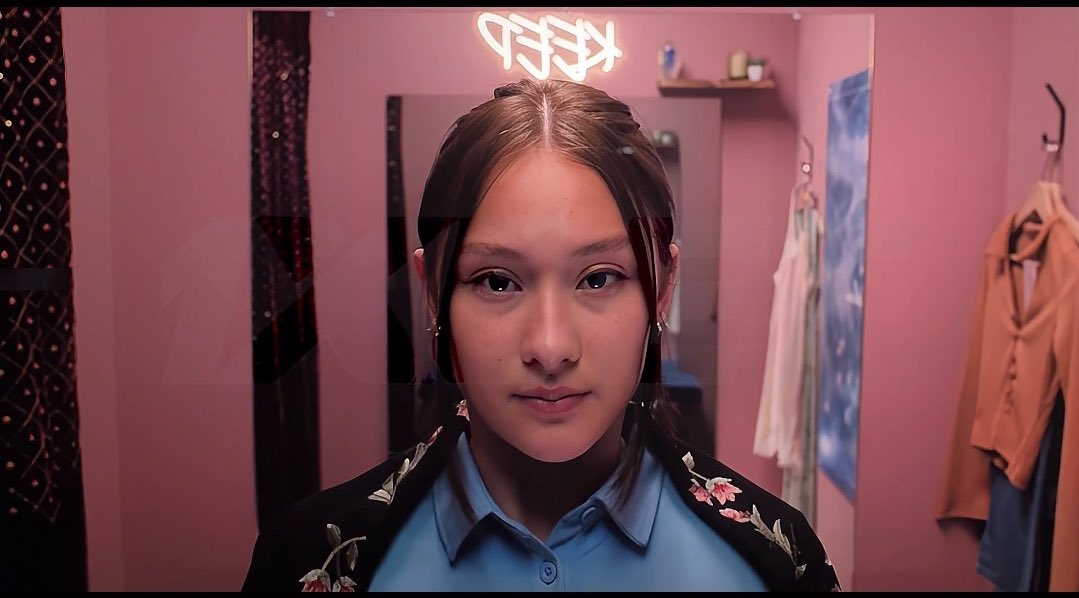 lolasupremacyy tweet media