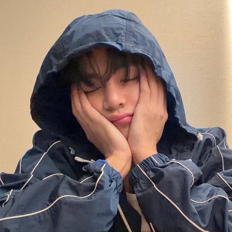 imissjungkook_'s tweet photo. 🫐 https://t.co/sg06imSRjf