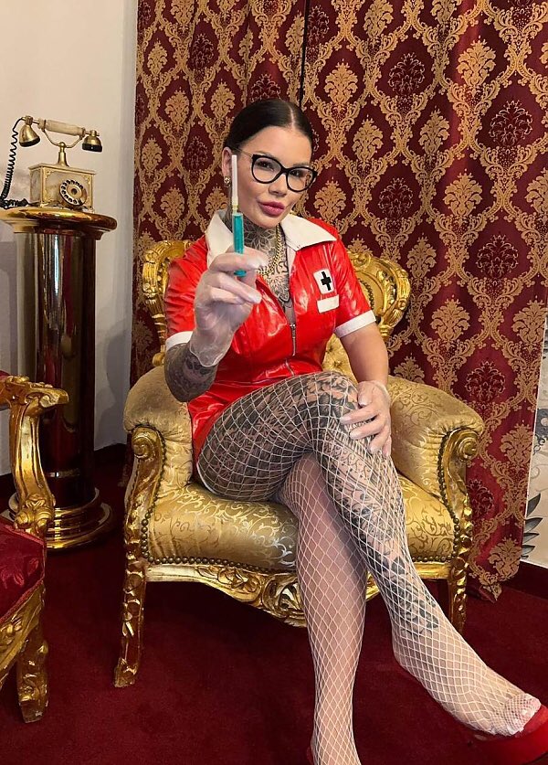 Lady Christina Gold tweet media