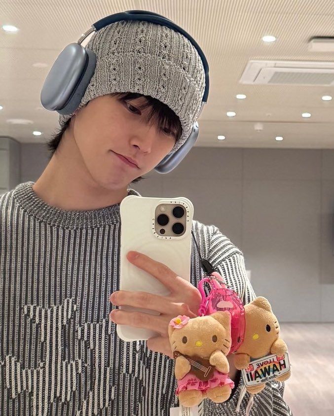 gay¹²⁷ tweet media