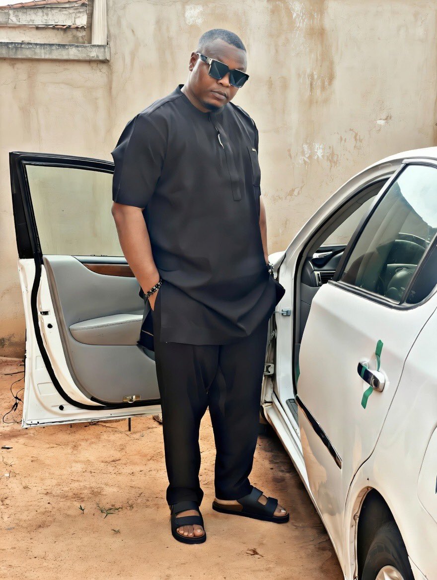 This Native nah <a href="/ceo_incredible/">Dxent couture</a> run am him hand tight👊🏿