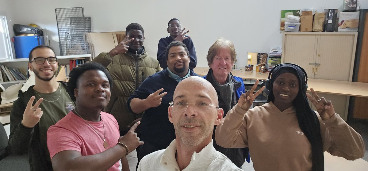 AlexMarlot60's tweet photo. 🍞 Merci d'être encore là pour aider, jeunesse de Compiègne !✌️

#secourspopulaire https://t.co/8bz7KUNHkV