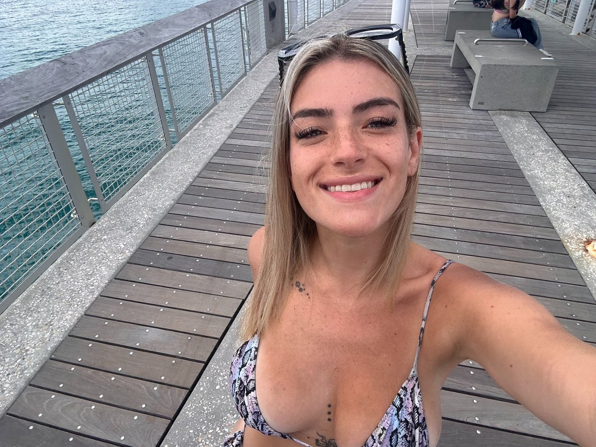 f3rhermidag's tweet photo. south beachhhhh 🏝️ https://t.co/XoK459uWmL