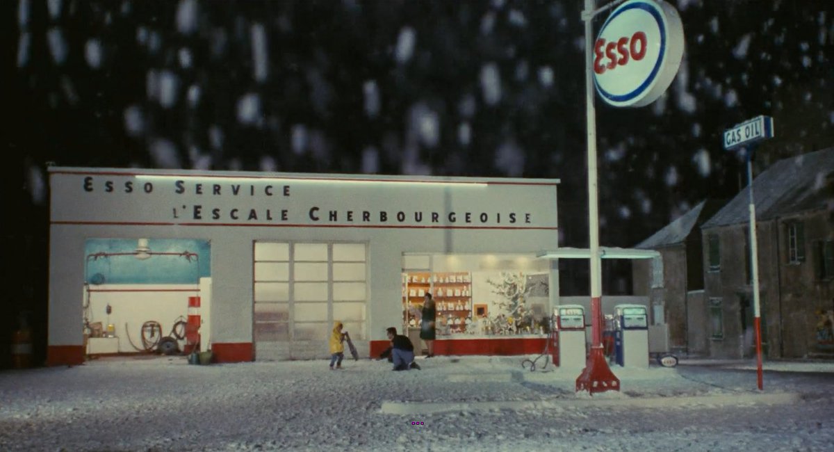jeremy_php's tweet photo. Les Parapluies de Cherbourg, 1964. https://t.co/WTuJpfidWC