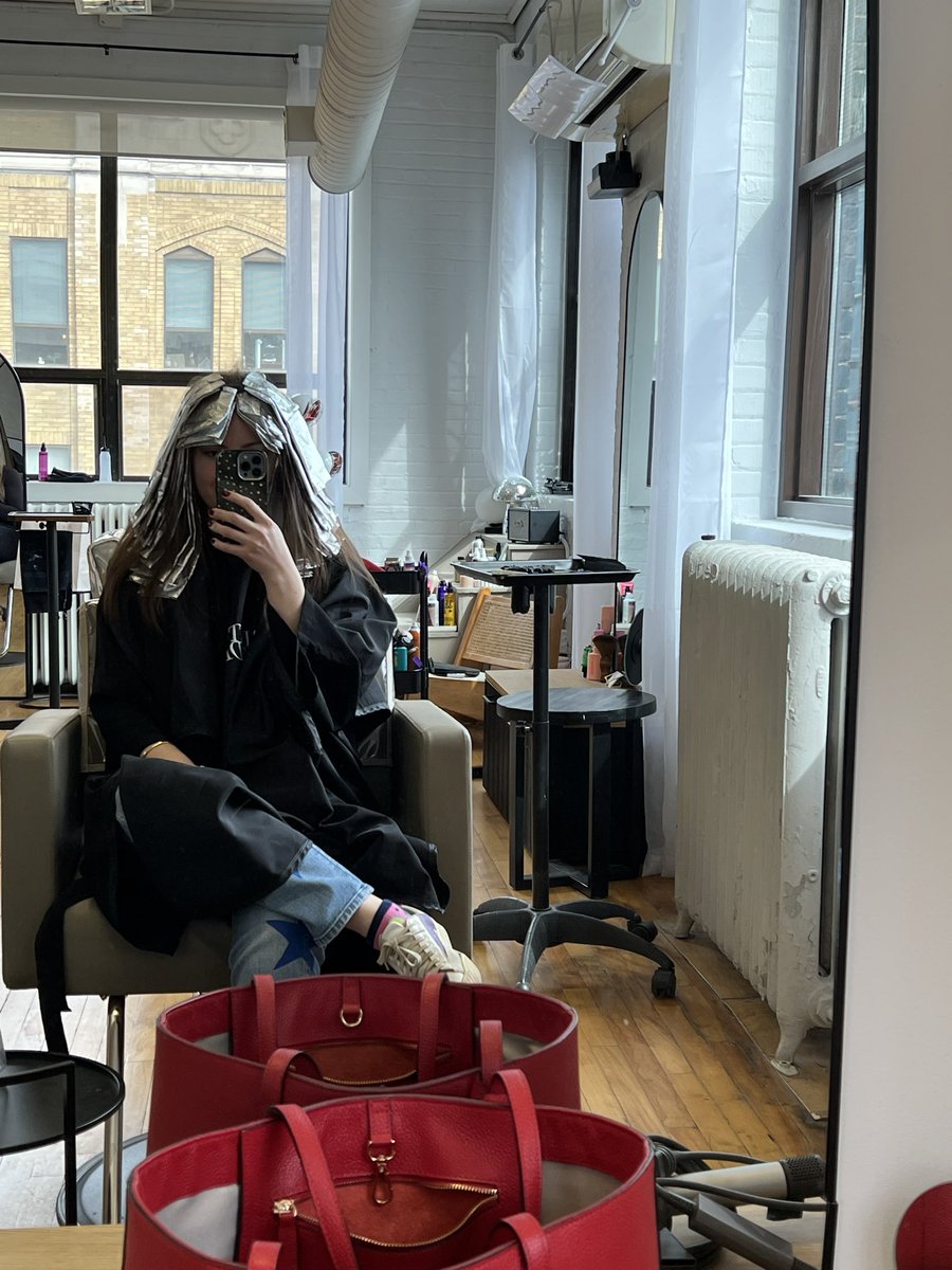 Anna Extraordinary tweet media