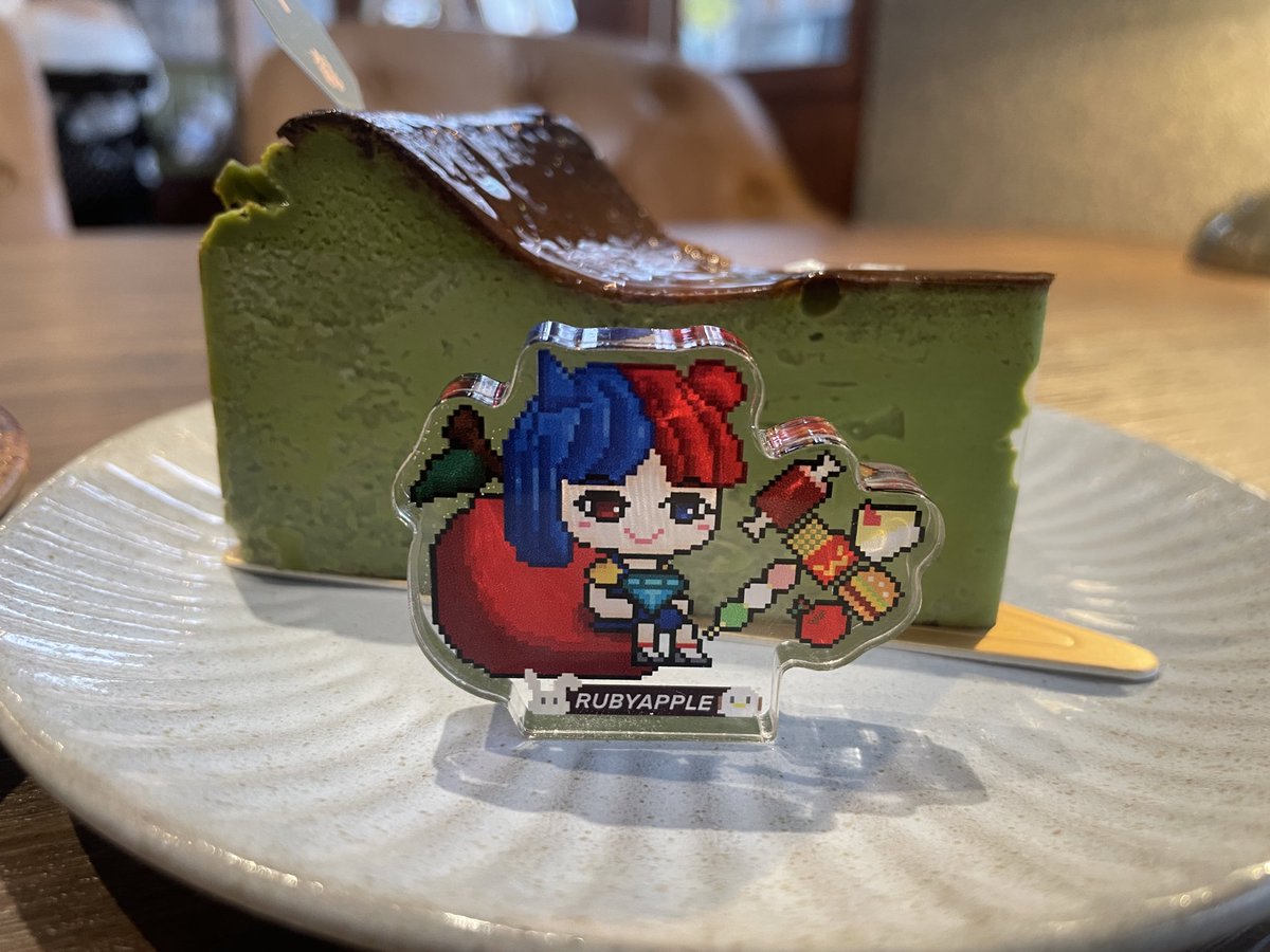 rubyapple0708's tweet photo. 不管什麼時候！一個人！N個人！都可以帶上你的吃飯好夥伴！一起吃遍全世界！寶石蘋果飯友！通販開放啦！記得Tag #飽食蘋果 
可以在我們新的官網上看到庫存唷！或是留言「要要要！」我們會與你聯繫❤️

全新官網：https://t.co/M6oynO0zkk
一起吃吃吃起來！意識圖如下💎🍎

#飽食蘋果 #飯友 #通販 https://t.co/BNRrm6vyRF
