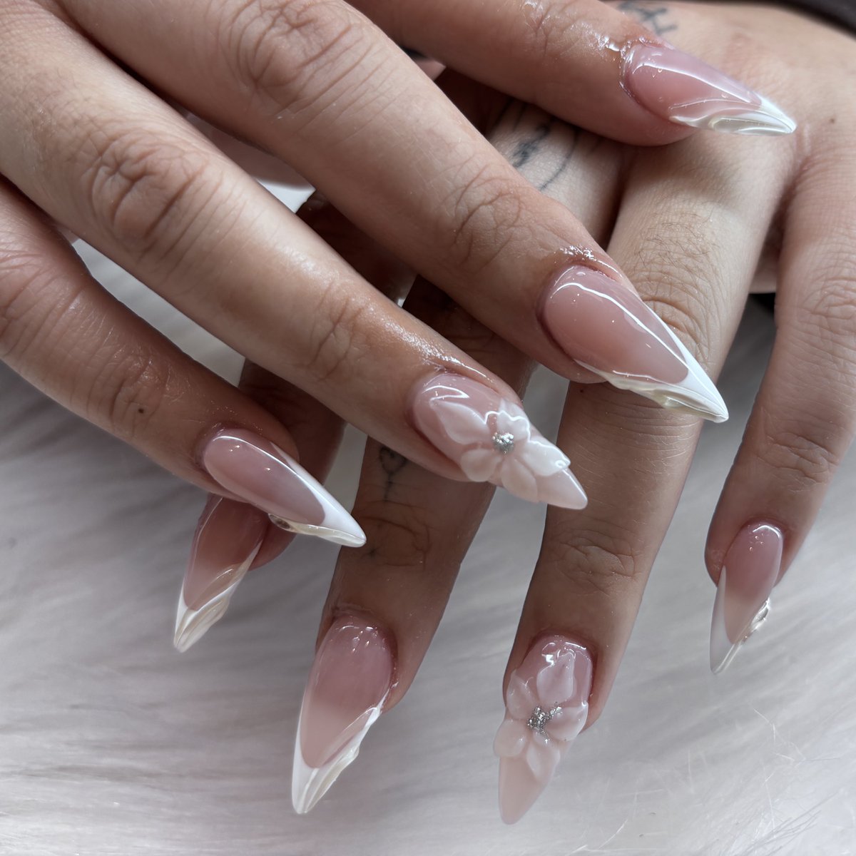 ˙ ₊˚ el / elp ꫂ ၴႅ tweet media