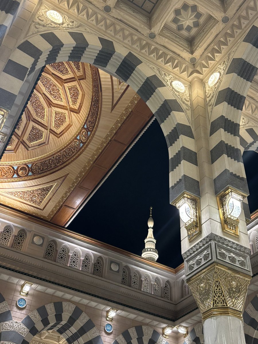 FalamarziM's tweet photo. لولا بعض الشَّوق في القلب لم يُعرف للحُبِّ طعم، وبعد الفراق يُحال البعض كُلاً، ويلذُّ الطَّعم ذوقاً، ولا يجد لألمه انفكاكاً،ولو قُدِّر في وجوده لا تندفع إليه الرغبة!!

شكوتُ إلى الأحبة من جروح..أعانيها وآلامٍ دفينة
فقالوا: إن أردت صفاء رُوحٍ..فَدَاوِ جروح قلبك فِي المَدِينَةْ❤️ https://t.co/DOu1goWWq8