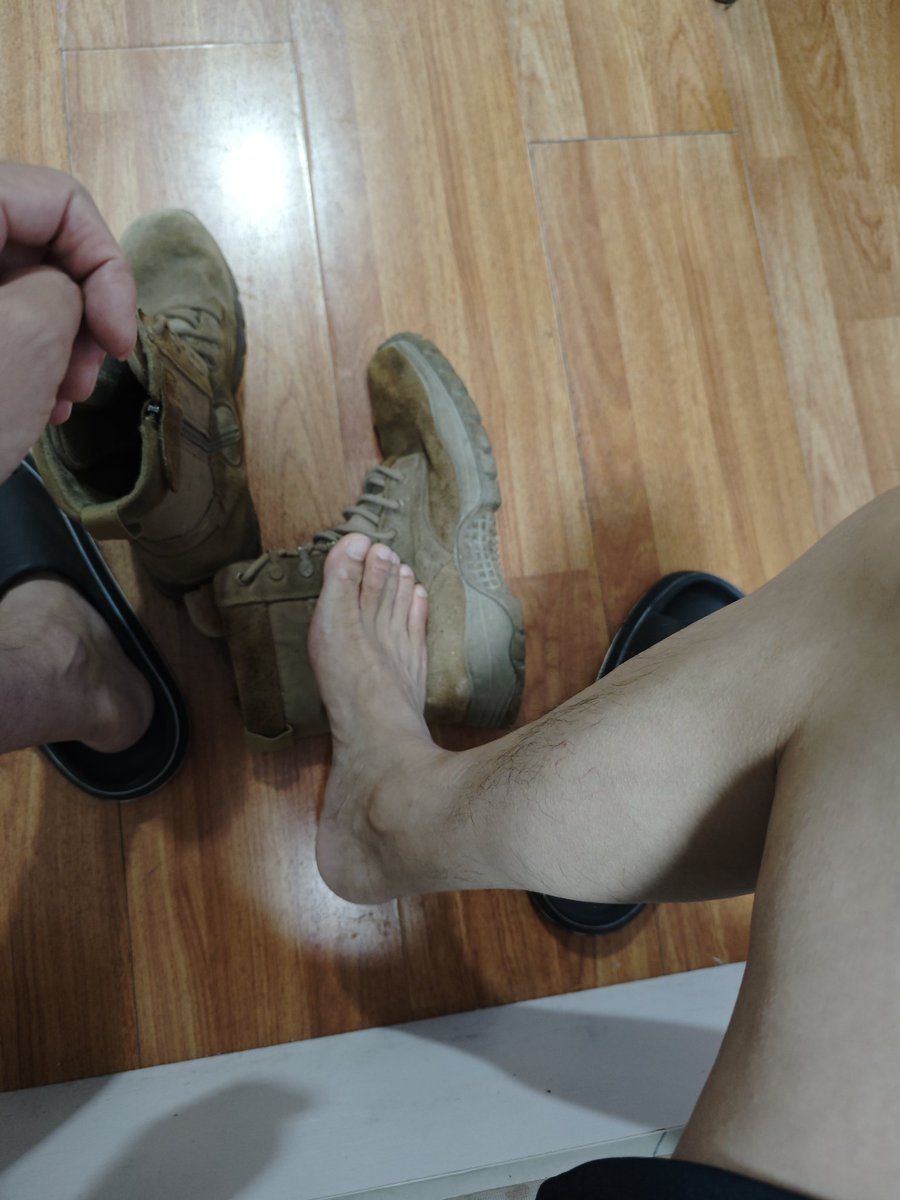 寸头黑袜脚主S tweet media