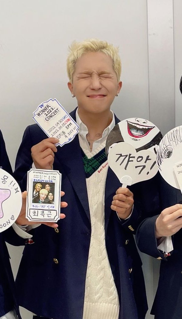 ﾒรักพี่แป๋วﾒ ล้านๆๆๆๆ 𝐟𝐭. 𝐋𝐞𝐨𝐧'𝐬 𝐦𝐨𝐦🥦 tweet media