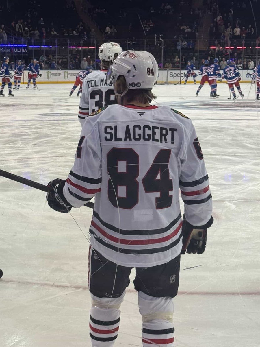dailyslaggert's tweet photo. HAWKS GAME DAY 😮💨🥳
#lsfc #kindanasty #blackhawks #gameday
📸: @sydsommer https://t.co/S7WCj6hmVQ