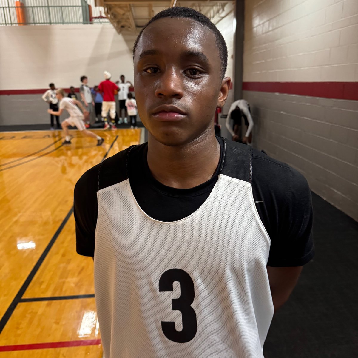 OntheRadarHoops's tweet photo. Devon Mcfield (@devon_mcfield) scores at all levels. Mcfield has a great mid range game that opens up his 3 pointer for him. https://t.co/lWOoCIWnXt