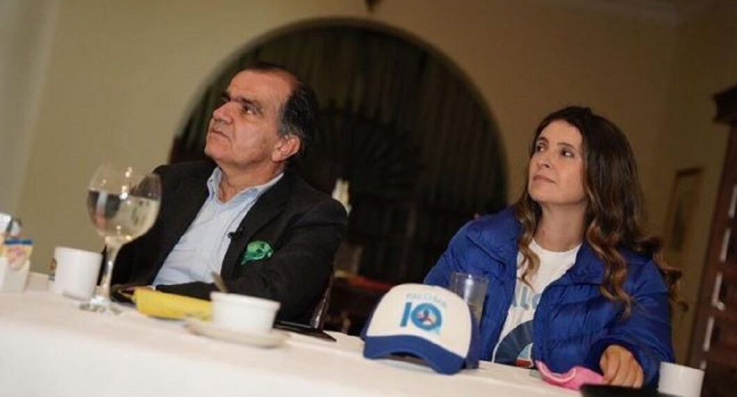 3Ivancho3's tweet photo. @PalomaValenciaL Díganos qué pasó con zuluaga. https://t.co/pM6ENKdinZ