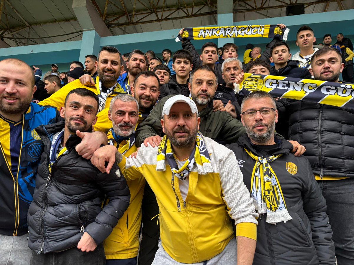 Ferodayi1910's tweet photo. Herkes İşine Baksın Bu Takımın Tek Sahibi Büyük ANKARAGÜCÜ Taraftarıdır... https://t.co/KEKTzEdhRU