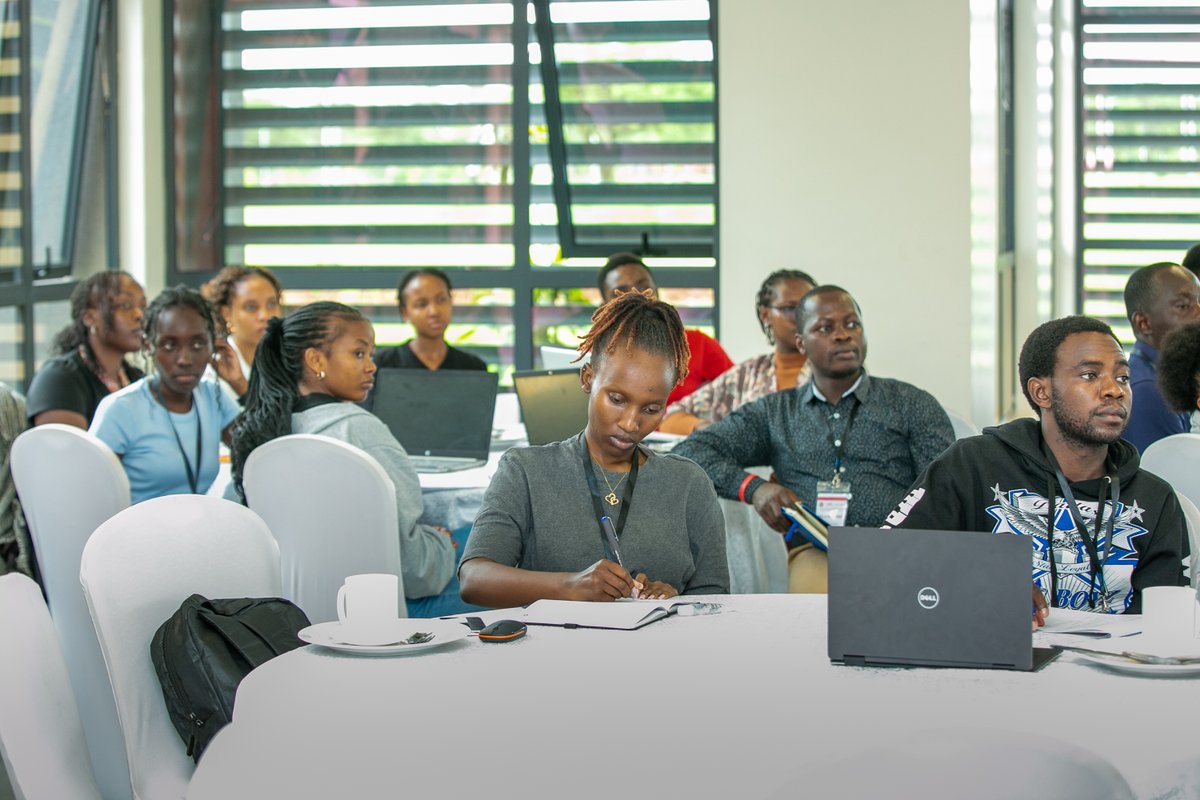AmrefUniversity's tweet image. Day 4 of the From Idea to Impact Business Plan Workshop at Amref International University focused on what truly sustains a startup:

People. Structure. Money.
#FromIdeaToImpact #AMIU #HealthEntrepreneurship