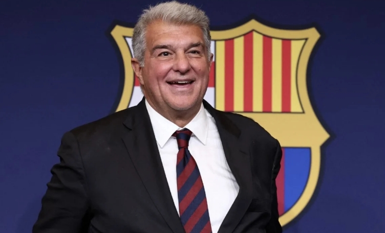 napolista's tweet image. #Laporta: “Ho fatto bene a cedere #Messi, ho risanato il #Barcellona”

Al Pais: "Leo era alla fine della sua carriera e bisognava costruire una nuova squadra". Sugli arbitri: "Non ci favoriscono. Qui sembra che aiutino sempre il Real Madrid
ilnapolista.it/2026/03/laport…