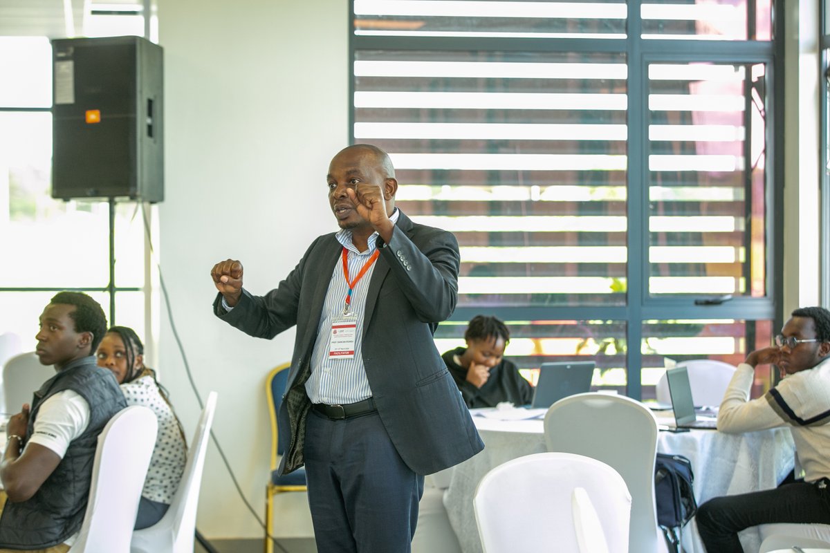 AmrefUniversity's tweet image. Key tools &amp;amp; insights:

🔹 The Skill Matrix to identify team gaps
🔹 Strategic hiring (including trial periods)
🔹 Looking beyond traditional talent pools

#FromIdeaToImpact #AMIU #HealthEntrepreneurship