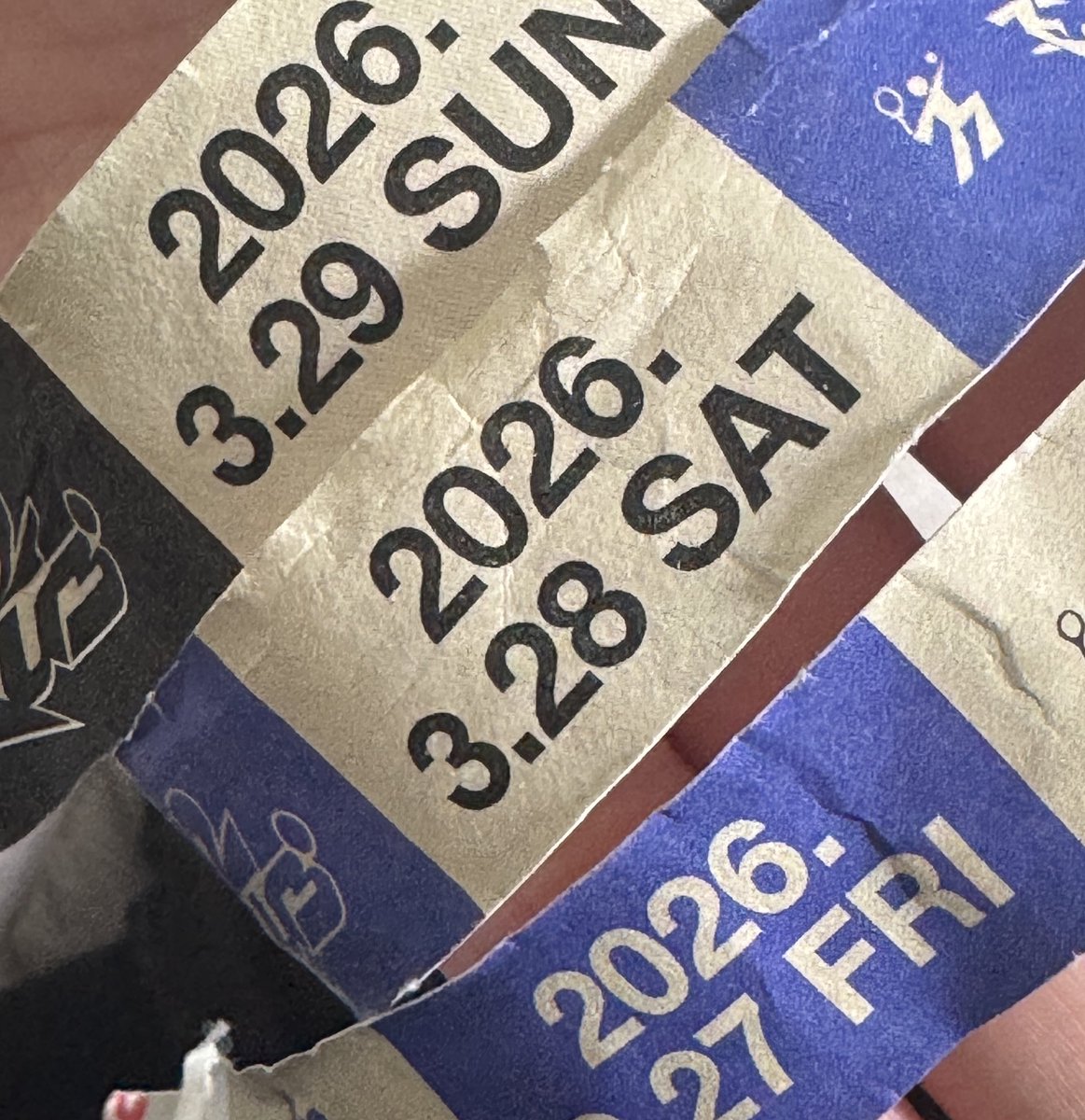 내일또봐안녕…..