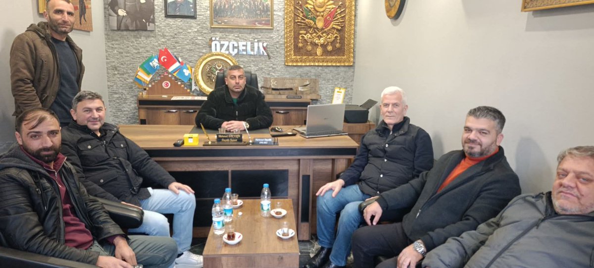 İlçe Başkanımız Sn <a href="/drmetinyasar1/">Metin Yaşar</a> ve Y.K. Üyemiz Onur Tırpan ile Mehmet Özçelik'i ziyaret ederek İsa Tırpan,Halil Peker ve Adem Çavdar ile bir araya geldik. 
Misafirperverliği için Mehmet kardeşimize teşekkür ediyor bereketli kazançlar diliyoruz.
<a href="/akpartiizmir/">AK Parti İzmir</a>