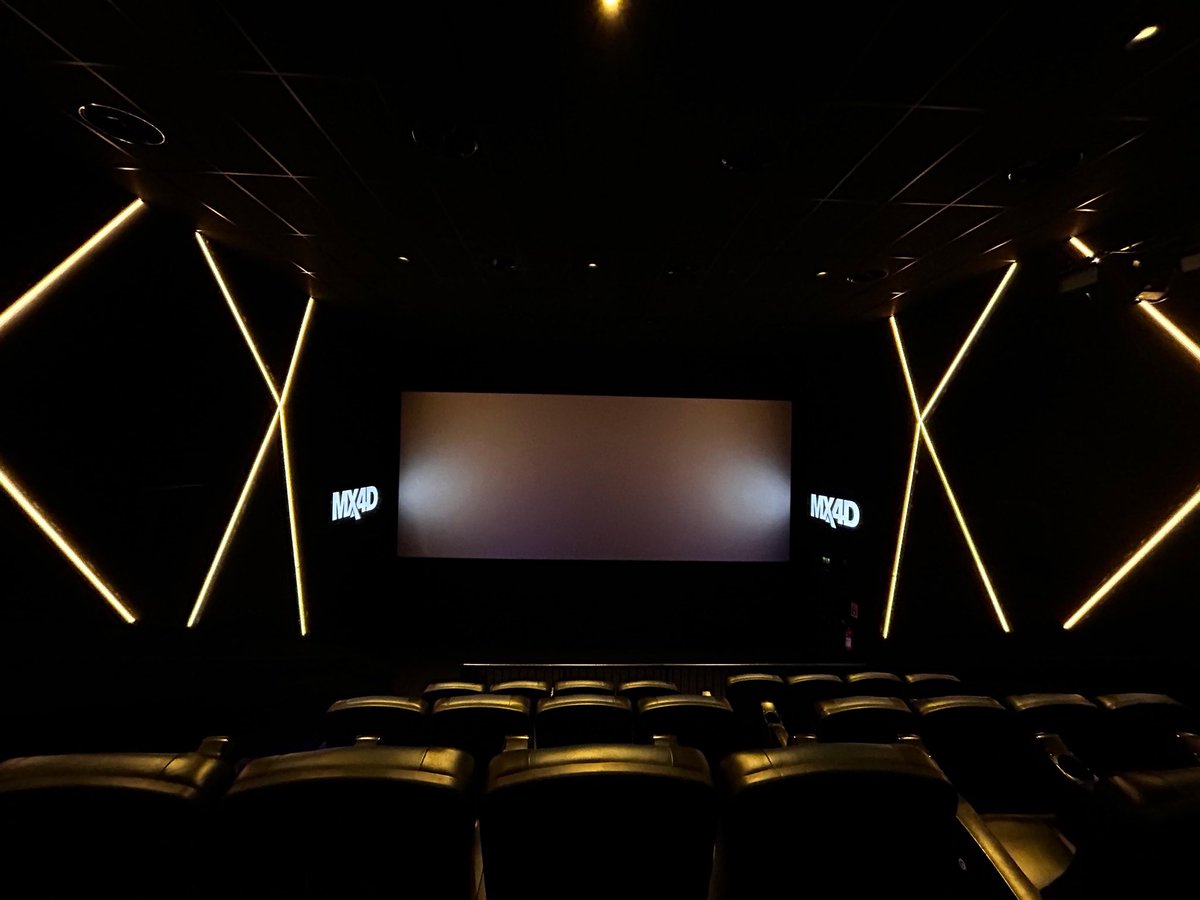 يَــ ™ | 📍 tweet media