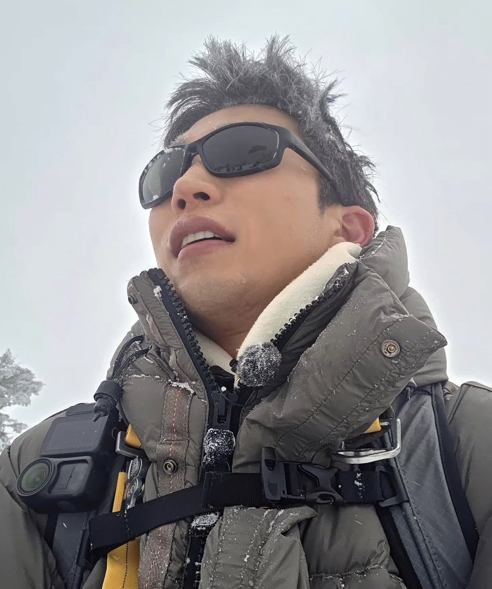 dolgolaeui's tweet photo. Lee Sang Yi #leesangyi #이상이 #bloodhounds #bloodhounds2 #goodboy #nogainnolove #spiceupourlove #mydemonkdrama #hanriverpolice #hometownchachacha #youthofmay #whenthecamelliablooms You can also follow Sang Yi’s official IG account - leesangyi_ https://t.co/NFj8HpklBI