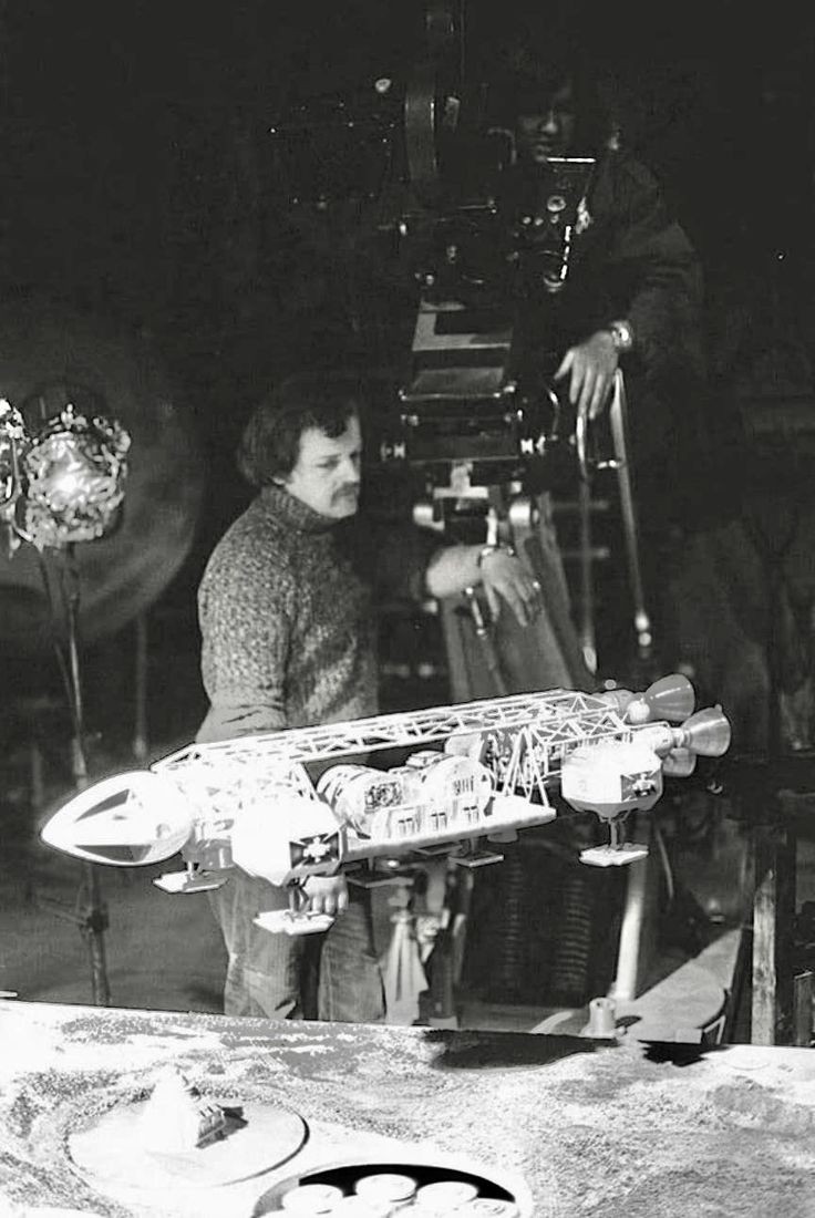 jonyballistic's tweet image. Behind the scenes Space:1999
#scifi #tvseries #1970s