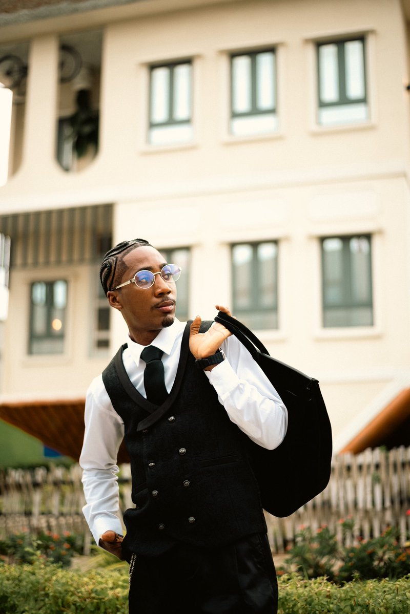 adesokan kehinde Hussain tweet media