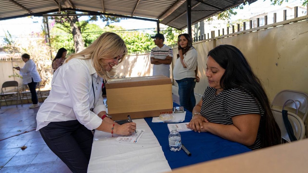 ARENAOFICIAL's tweet image. La participación se desarrolla con entusiasmo en distintos puntos del país.
Nuestros miembros activos estan respondiendo al llamado con compromiso y convicción.
Aún estás a tiempo de ser parte de esta jornada.
🗳️ ¡Tu participación es clave!

#EleccionesInternas #ARENA