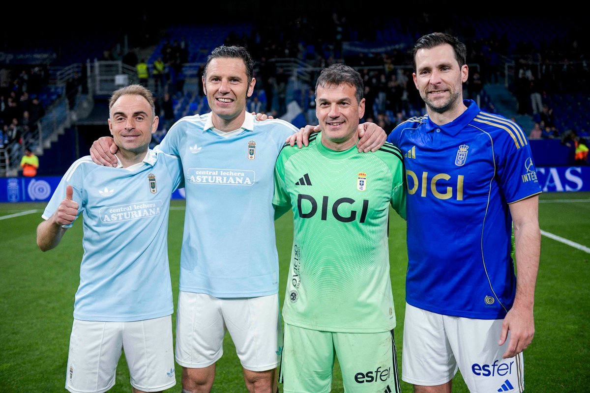 RealOviedo's tweet photo. 𝑺𝒂𝒍𝒊𝒎𝒐𝒔 𝒅𝒆𝒍 𝒃𝒂𝒓𝒓𝒐. 𝑵𝒐𝒔 𝒔𝒂𝒄𝒂𝒓𝒐𝒏 𝒅𝒆𝒍 𝒃𝒂𝒓𝒓𝒐.

#RealOviedo100
#RealOviedo 🔵⚪️ https://t.co/DwWB0cvsZi