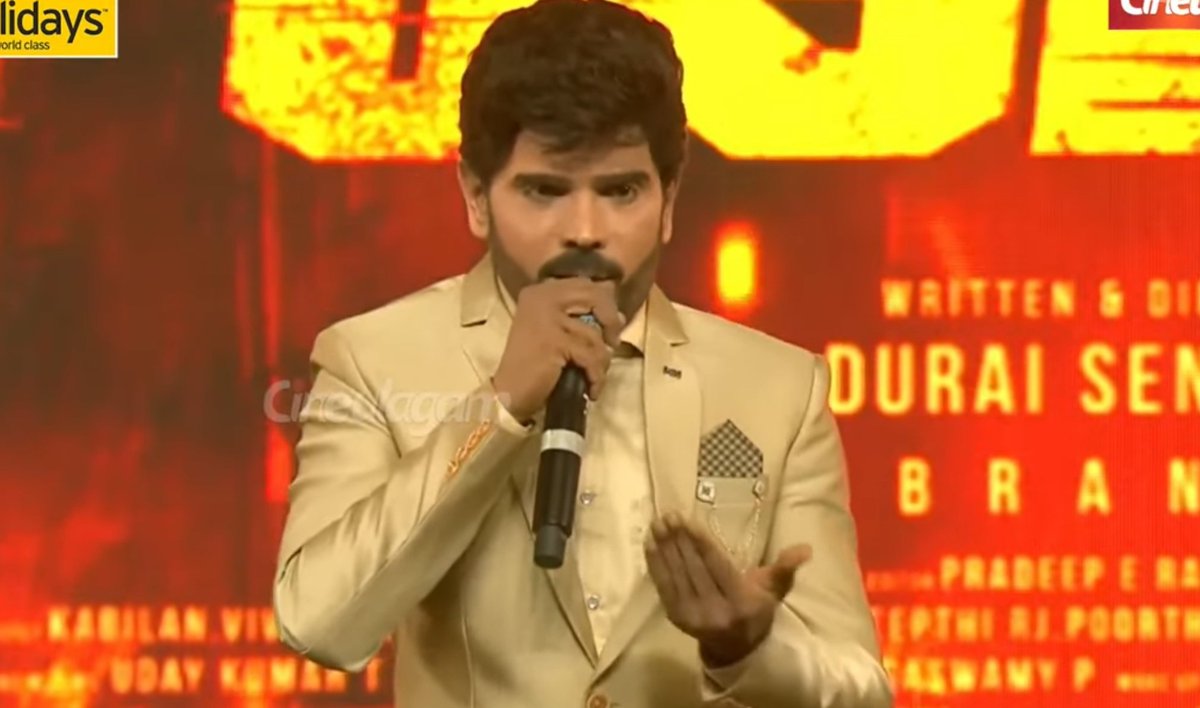 iammoviebuff007's tweet image. Legend Saravanan at #Leader Audio Launch⭐:

• #Dhanush and #Vetrimaaran watched the film and said it was fantastic and grand..💥 During the climax train sequence, we had 100 foreign stunt choreographers and 1000 junior artists..

 • I asked my manager to keep multiple